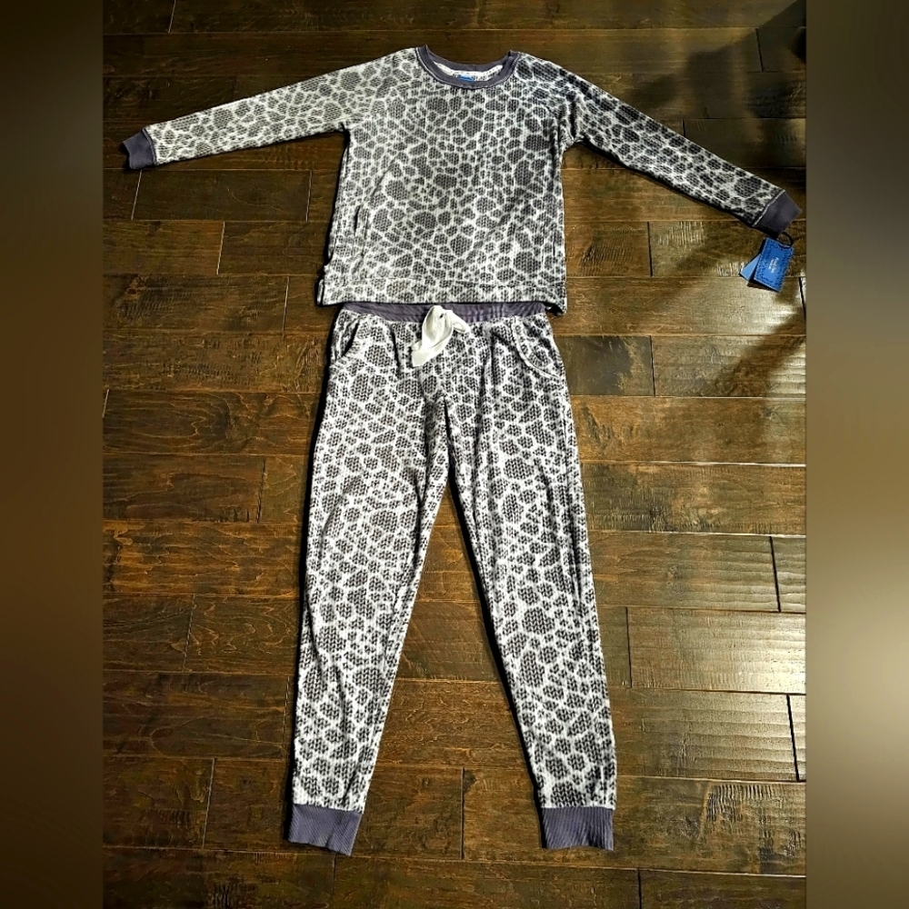 Vera Wang Soft Fleece 2-Piece Sheer Frost Pajamas- sz small